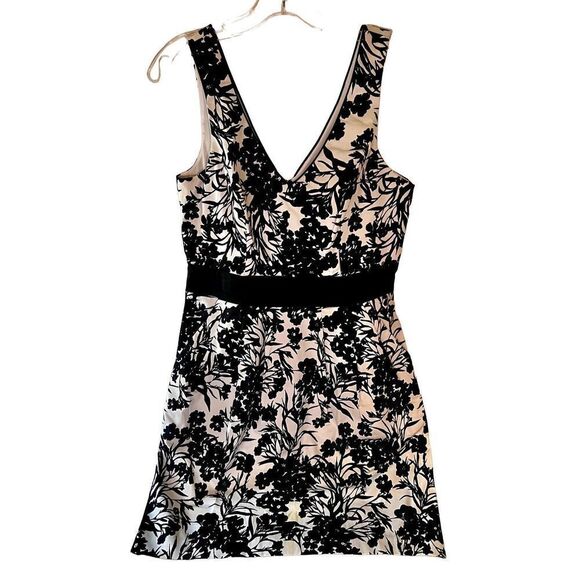 B. Smart Sleeveless Floral Dress W/Side Pockets Size 12 Black & White See Detail - Picture 1 of 8